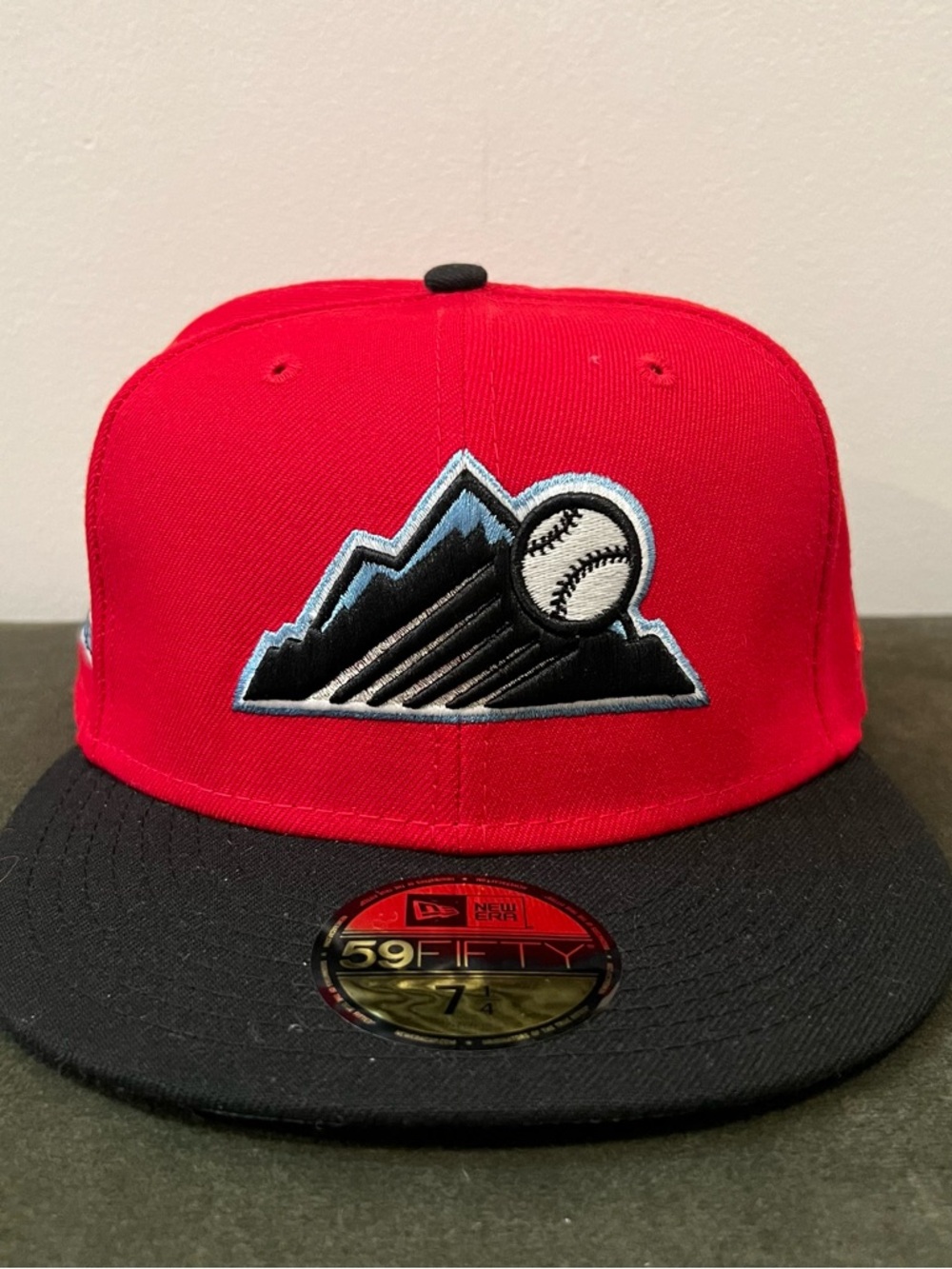 New Era 59FIFTY Colorado Rockies Red, Black & Light Blue Fitted Cap - Size 7 1/4